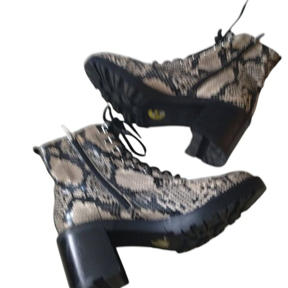 Marc Fisher MF LANIE2 Women's Size 9M Snake Print Lug Sole Block Heel Boots - Picture 5 of 6
